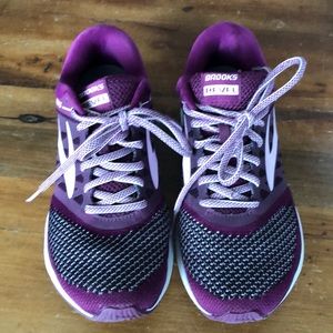 Brooks Revel purple running shoes. Women’s sizes 8.5. Show little to no wear.
